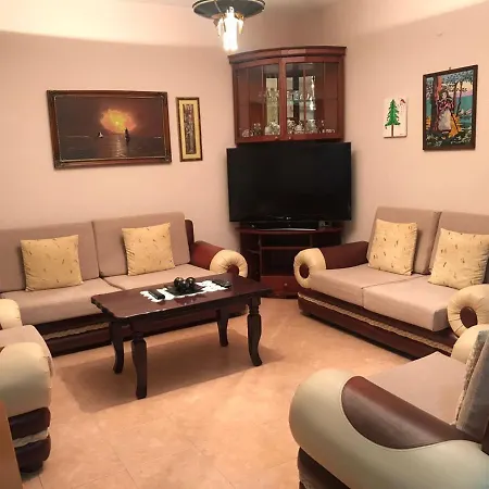 Vinny's Place * Поградец